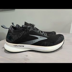 Brooks Women’s Levitate 4 Running Shoes